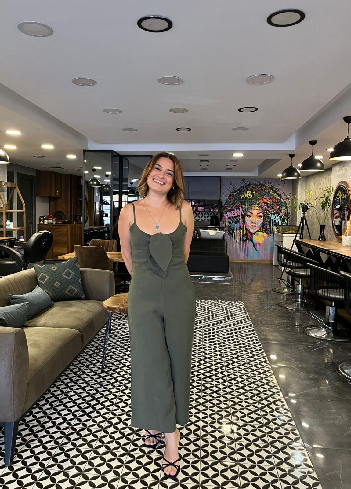 Askılı Kruvaze Detaylı Tulum