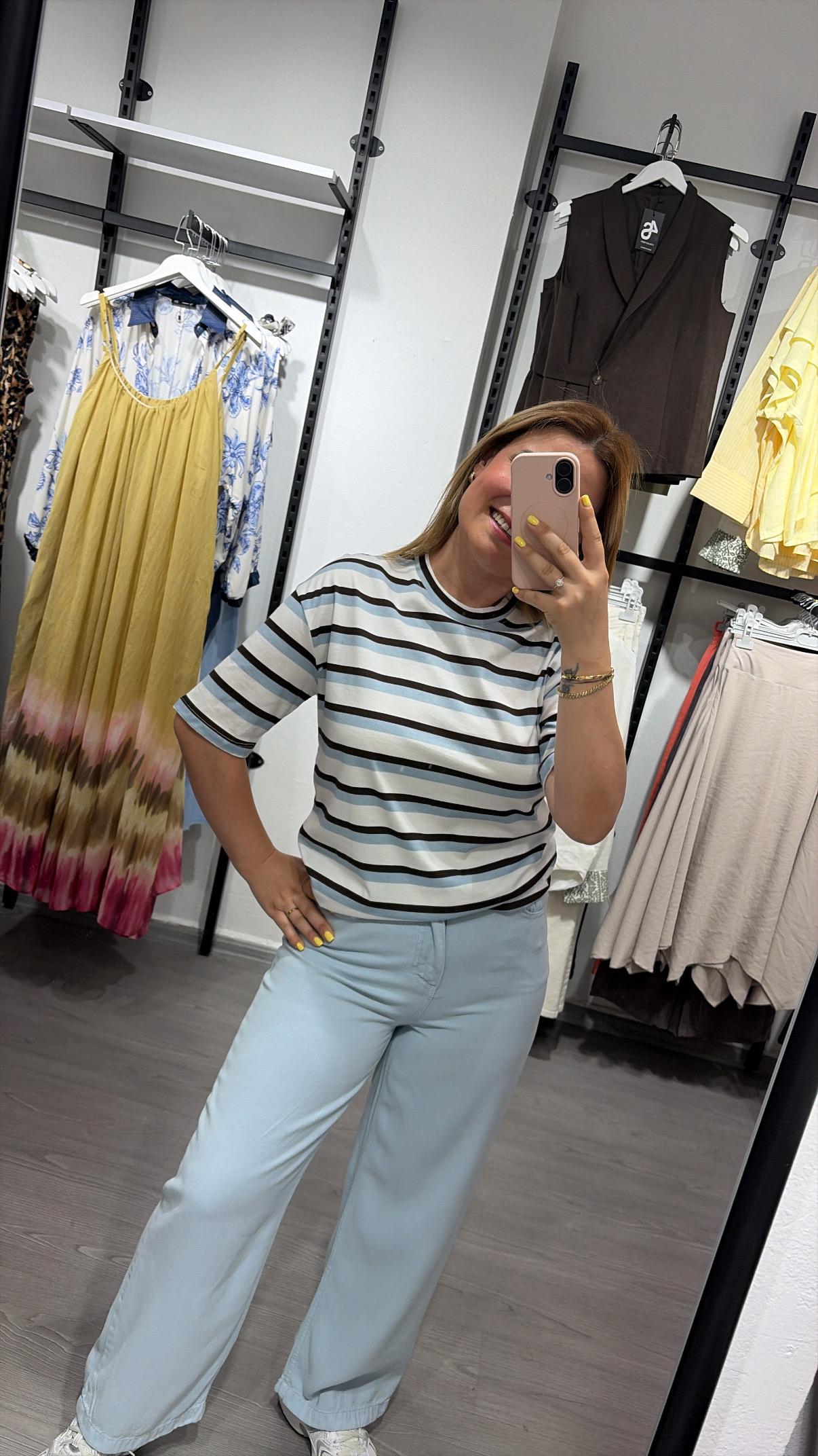 Oversize Kesim Çizgili Tişört