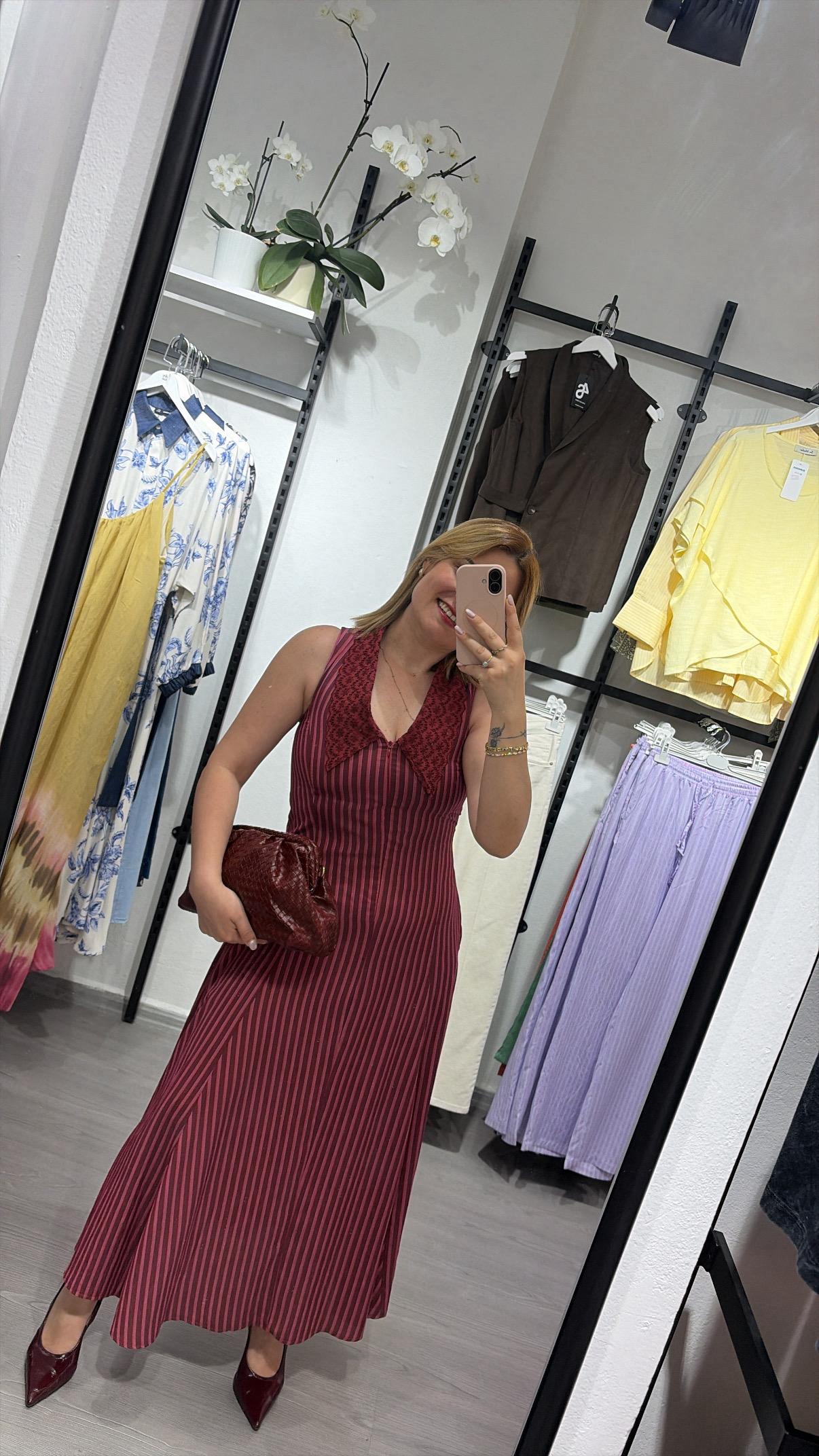 Yaka Detaylı Bordo Maxi Boy Elbise